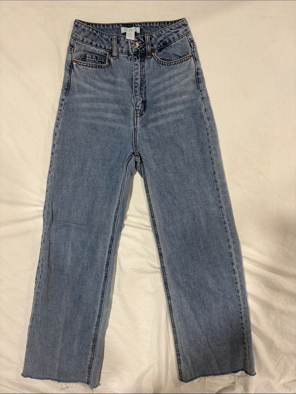 H&M Ultra High Rise Wide Leg Raw Hem Jeans Medium Wash - Size 0